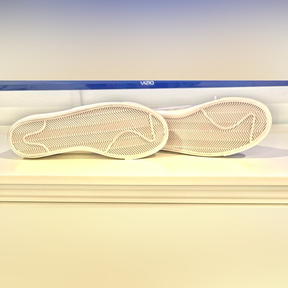 Nike Women’s Blazer 77 SE - Picture 3 of 6